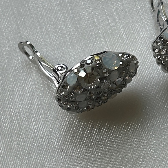 Swarovski Silver iridescent Crystal Leaf clip Earrings - Picture 4 of 5